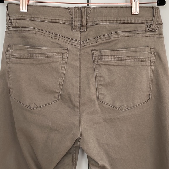 Democracy Curve Equality pants - Picture 3 of 4